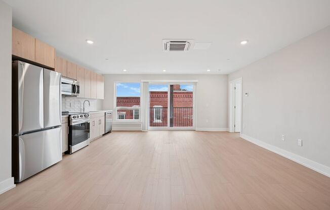 2 beds, 2 baths, 799 sqft, $2,325, Unit Unit 523