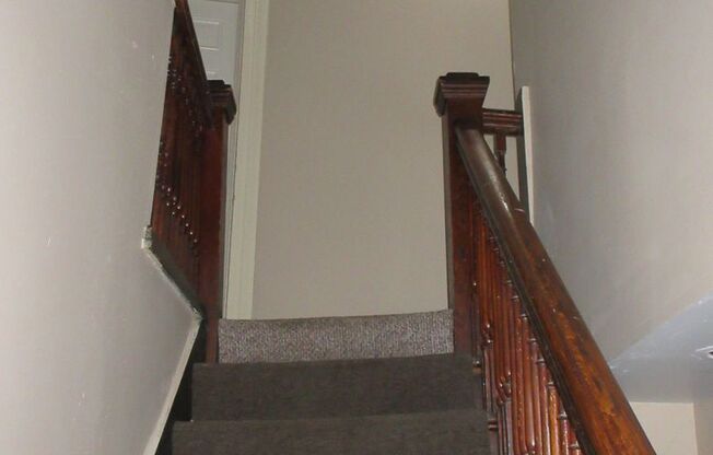 206 W Creighton