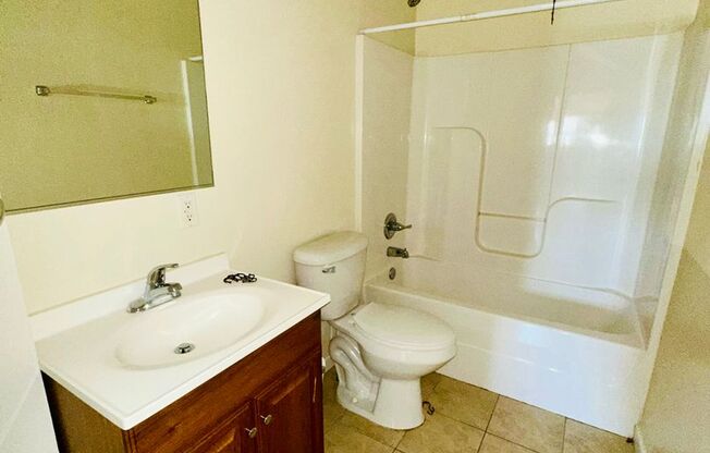 1 bed, 1 bath, $1,095, Unit Apt. A