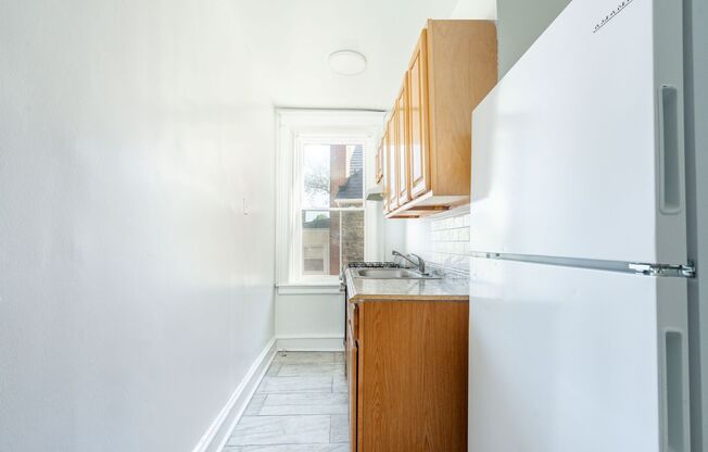 Studio, 1 bath, 375 sqft, $1,175, Unit A7