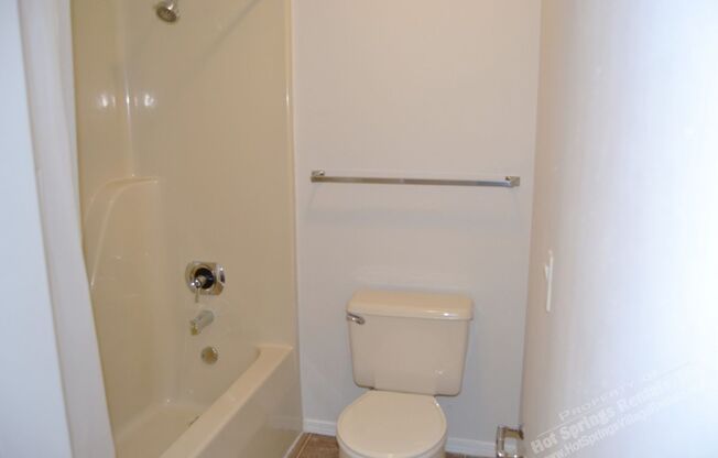 3 beds, 2 baths, $1,500