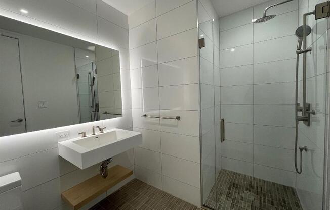 3 beds, 2 baths, 1,216 sqft, $10,000, Unit 9T