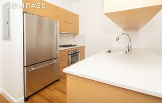 1 bed, 1 bath, 779 sqft, $4,800, Unit 9B