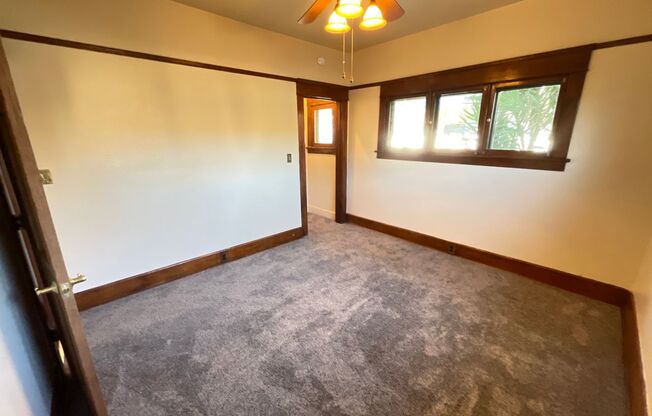 2 beds, 1 bath, $3,100