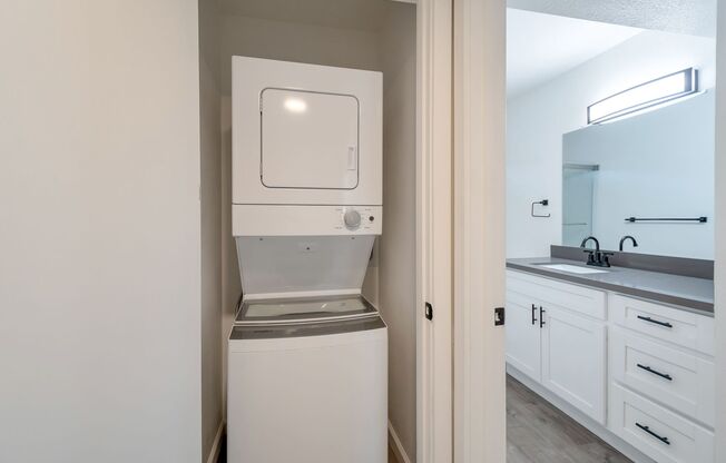 2 bedroom 1 bath in Boutique property!
