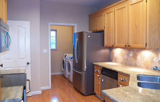 Spacious North San Jose Townhouse - Available Now!