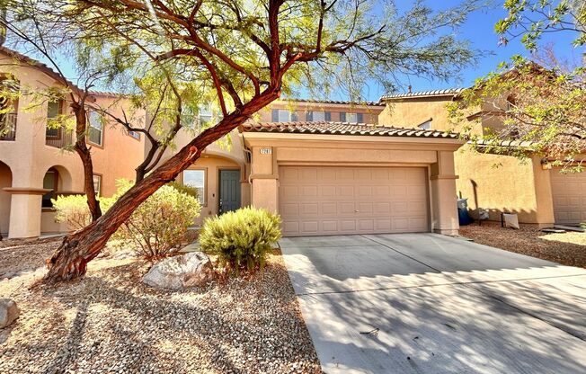 Spacious 3 Bedroom Home in Mountains Edge!