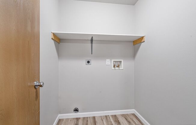 1 bed, 1 bath, 750 sqft, $999, Unit 1670 - 205