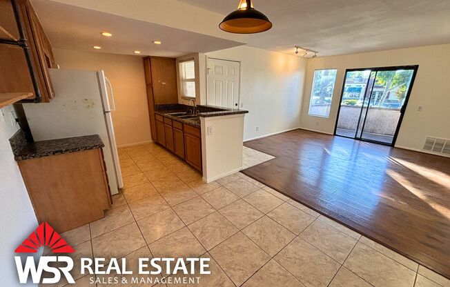 Upper-Level Condo In Gated Community!