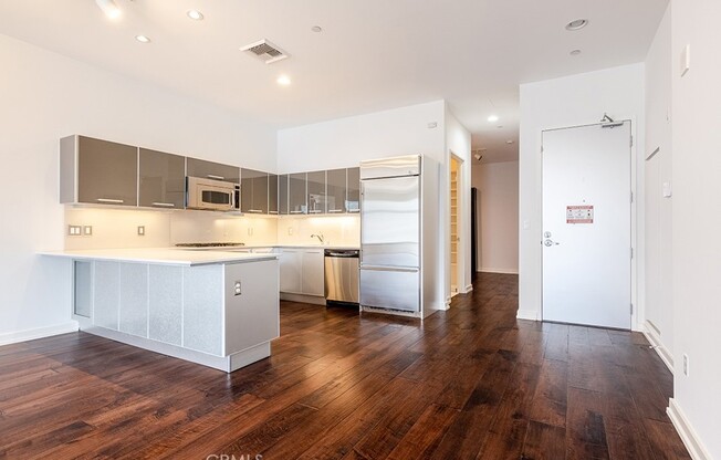 2 beds, 2 baths, 1,320 sqft, $3,850, Unit 1603