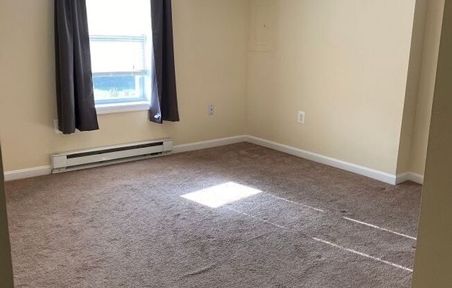 1 bed, 1 bath, $925, Unit 3rd Floor