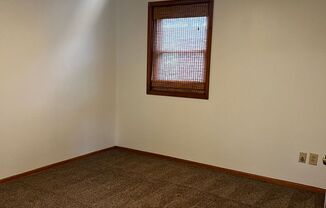 3 beds, 1 bath, $1,150