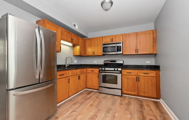 6152-58 S. Martin Luther King Dr.