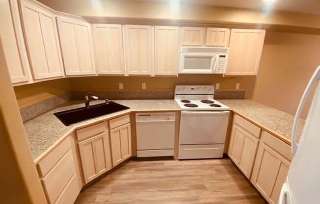 Charming Van Mall Condo