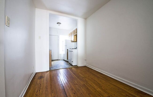 8208 S Drexel