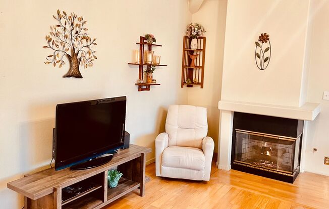 2 beds, 2 baths, $1,995