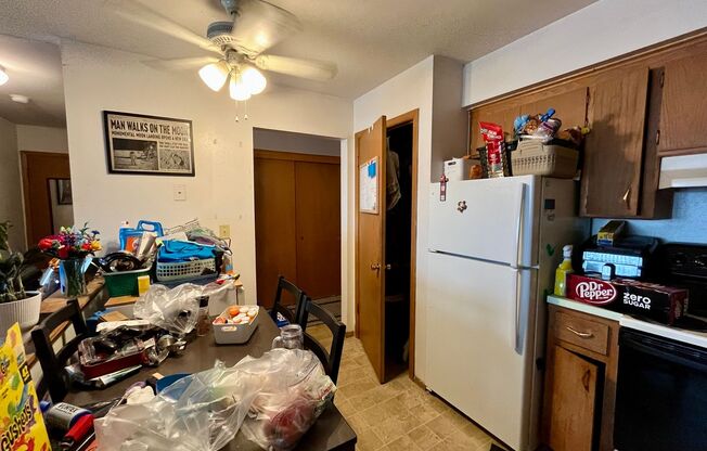 1 bed, 1 bath, $1,015, Unit 27