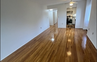 2 beds, 1 bath, 860 sqft, $2,700, Unit 414A