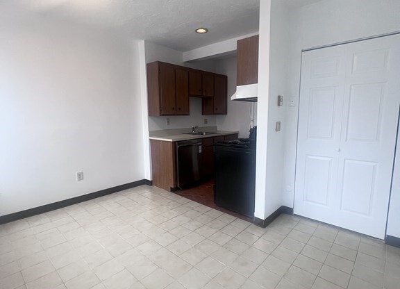 1 bed, 1 bath, 550 sqft, $2,500, Unit 102