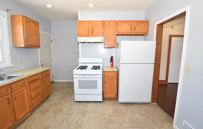 4 beds, 1 bath, $1,400