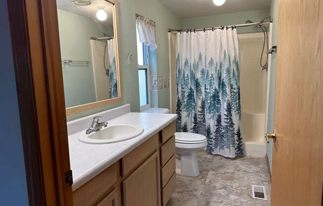 2 beds, 2 baths, $1,900