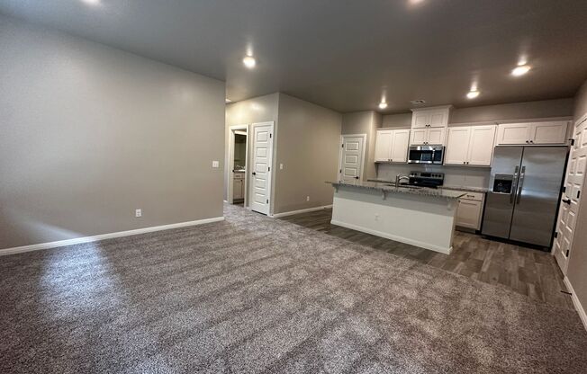 3 beds, 2 baths, $1,545