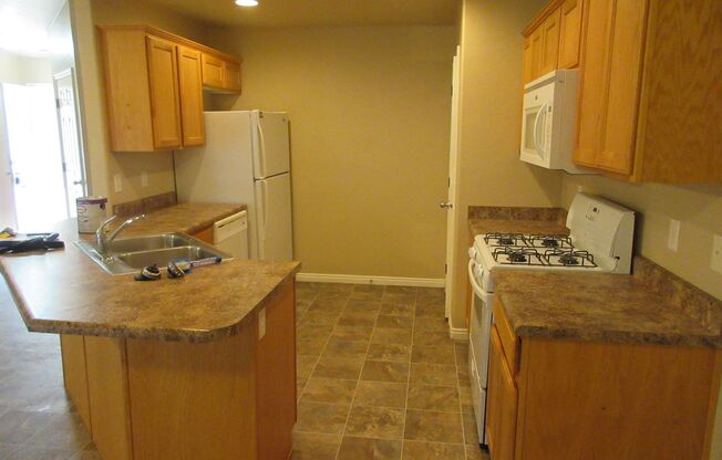 3 beds, 2 baths, $1,595