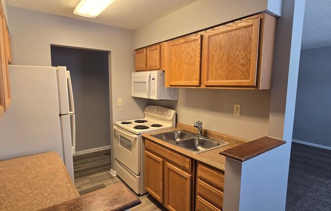 1 bed, 1 bath, 750 sqft, $865, Unit 68