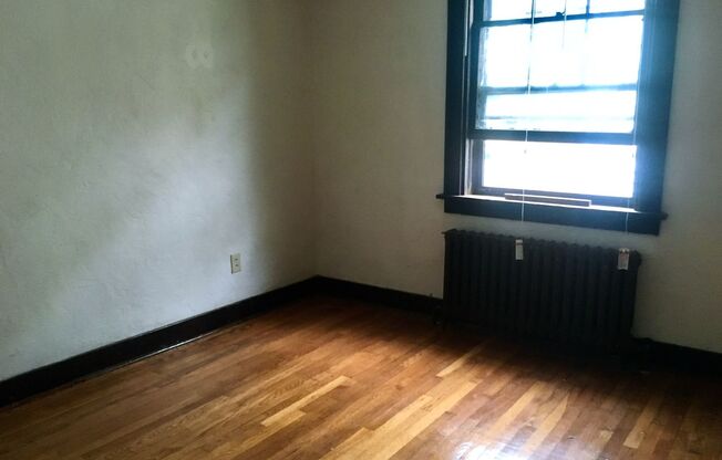 *** Beautiful Dormont Apartment for Rent * Pet Friendly * Walk to the T * Available Now * Renovated * Tour Today ***
