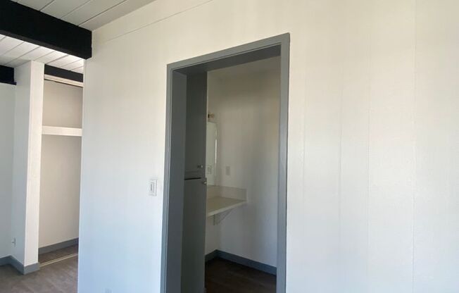 1 bed, 1 bath, 735 sqft, $2,590, Unit 17