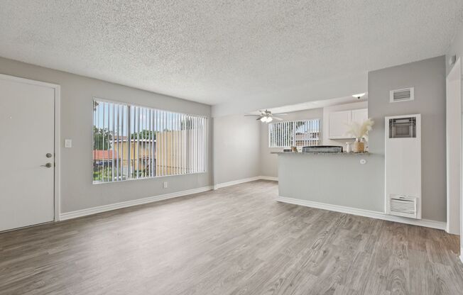 2 beds, 1 bath, 806 sqft, $2,495, Unit D11