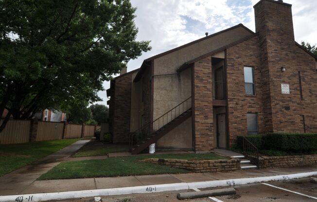 Quiet 1 bedroom 1 bathroom condo in North Arlington!