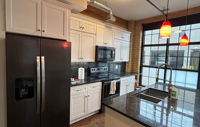 2 beds, 1 bath, 1,272 sqft, $2,245, Unit 111