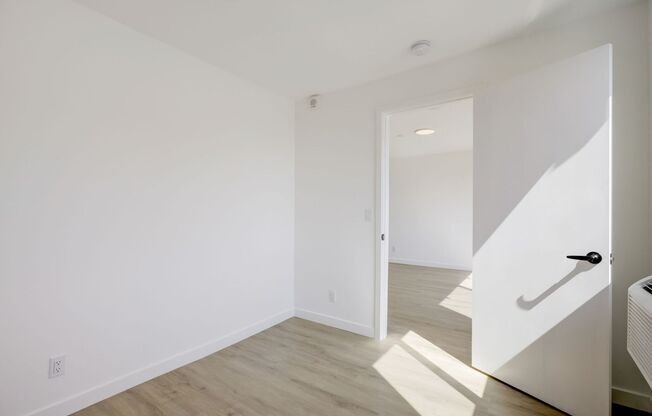 Studio, 1 bath, 425 sqft, $1,949, Unit 204