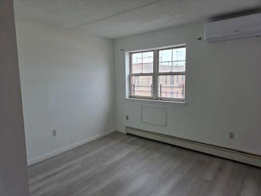 832 BRYANT AVE