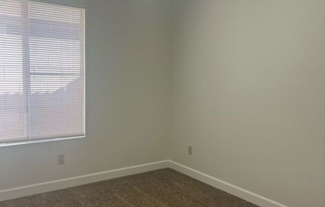 1047p  -170 -5916 Auburn St. -RB/JP
