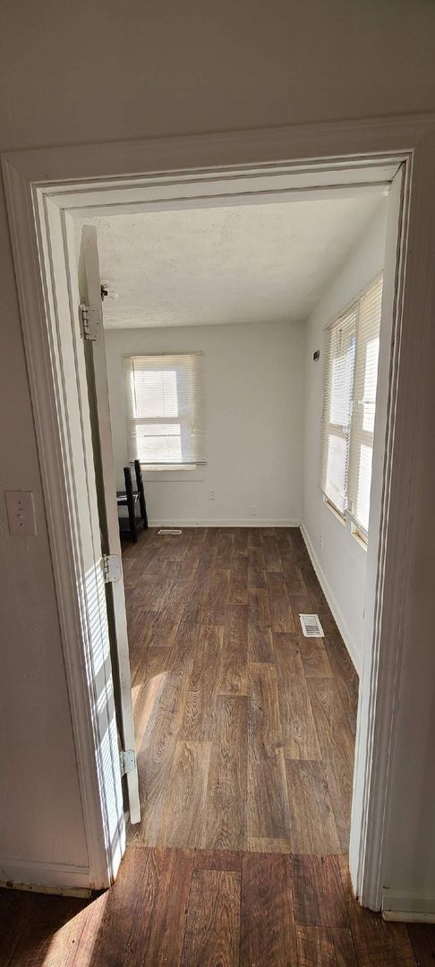 2BEDROOM 1BATH