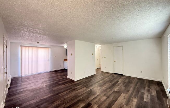1118-1120 Cherry Ave