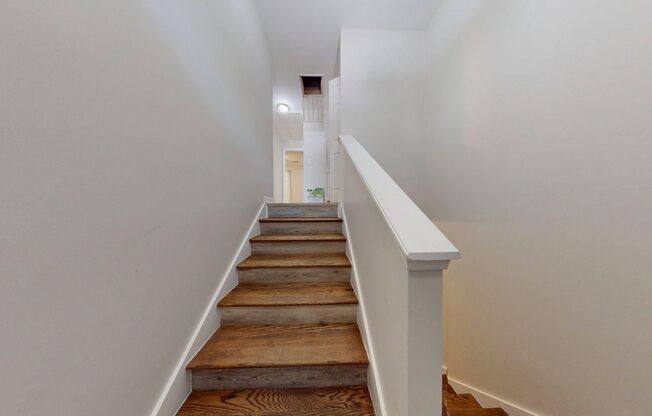 Spacious Auburn Duplex in Prime Location