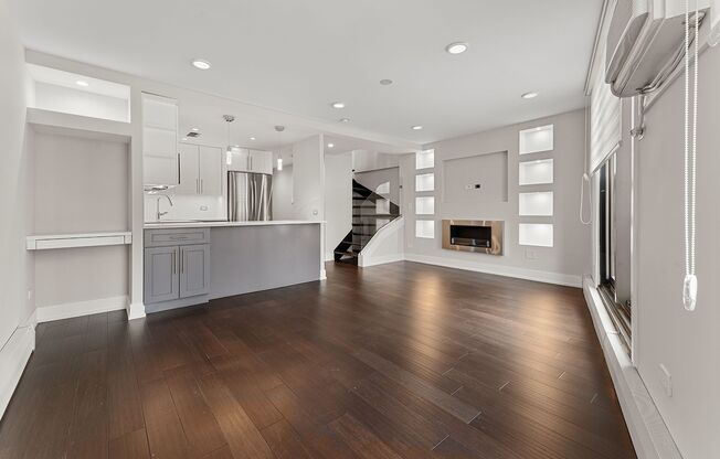 1 bed, 1.5 baths, 662 sqft, $2,495, Unit 14J