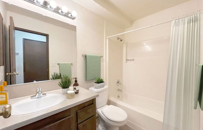 1 bed, 1 bath, 650 sqft, $1,695, Unit 2026 Preleasing - 1 Bedroom