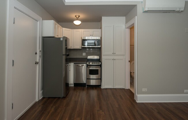 817 Lakeside Pl.