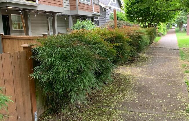 In the heart of Green Lake 3 bed 2.5 bath townhome for rent