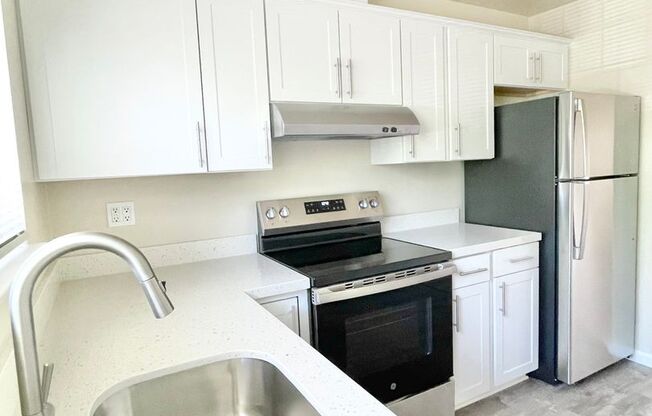 2 beds, 1 bath, 750 sqft, $2,100, Unit 22