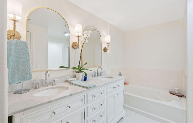 2 beds, 2 baths, $2,400