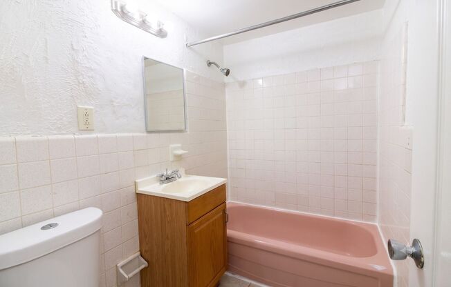 1 bed, 1 bath, 800 sqft, $1,000, Unit H3 (1BR)