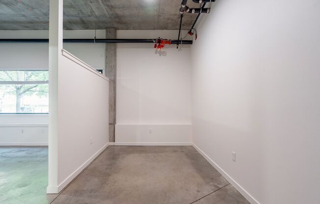 1 bed, 1 bath, 658 sqft, $1,899