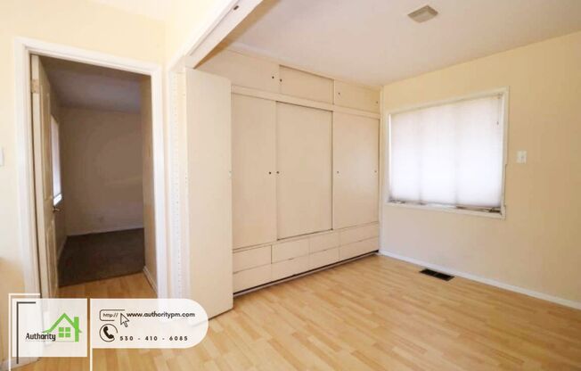 2 beds, 1 bath, $1,600