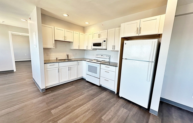 1 bed, 1 bath, 671 sqft, $3,000, Unit 601