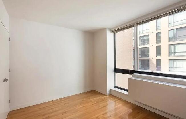 537 W 27 ST
